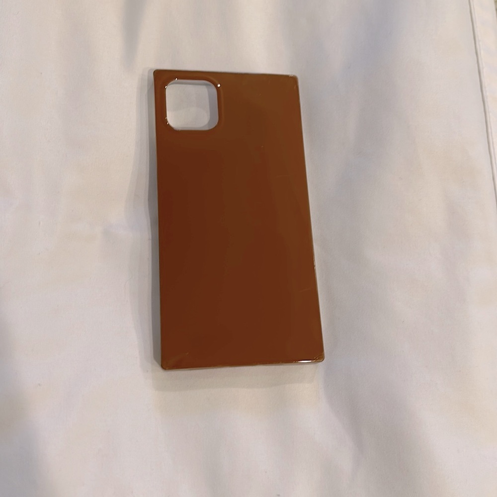 FLAUNT square case in Nude Caramel - iPhone 14 Pro Max